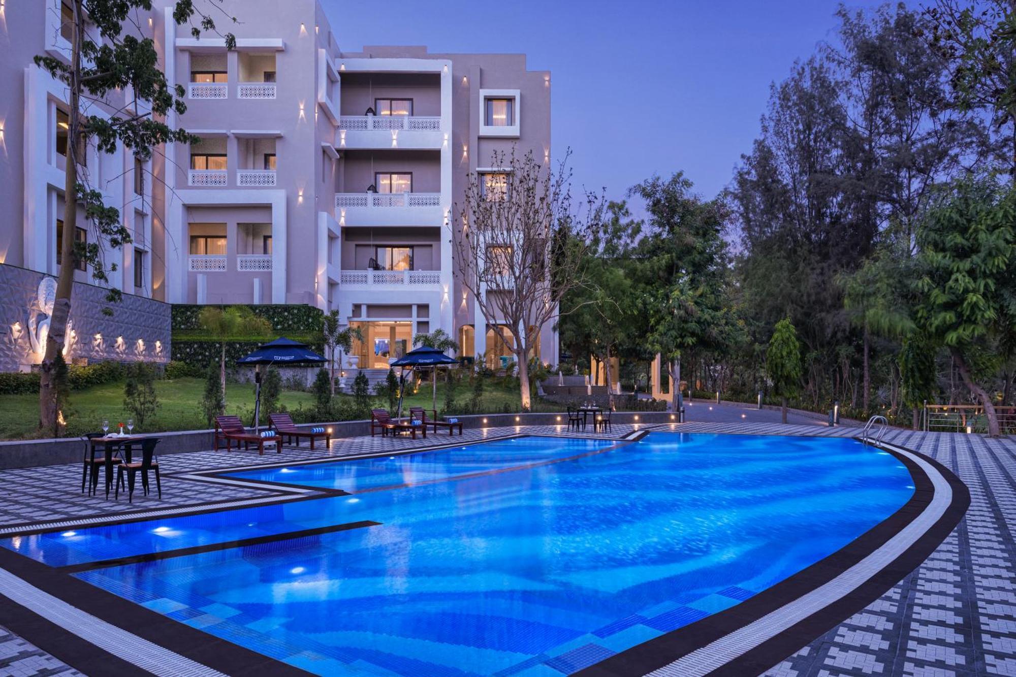 Essentia Luxury Resort & Spa Udajpur Exteriér fotografie