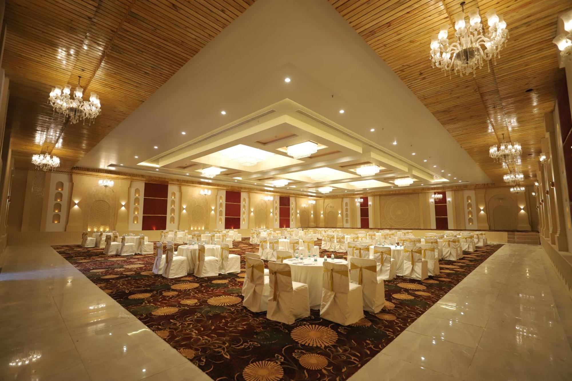 Essentia Luxury Resort & Spa Udajpur Exteriér fotografie
